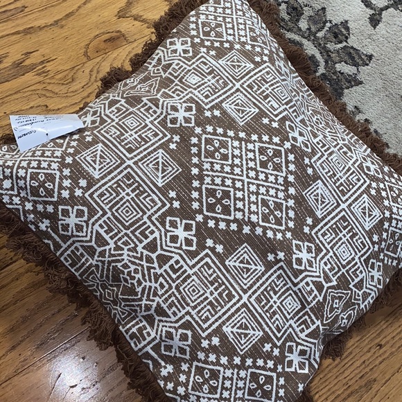 Thro handmade decorative pillow sham - Picture 4 of 5